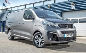 Peugeot Expert od 8/2016  6 míst