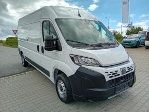 Fiat Ducato 3 místa od r. v. 2025 - s otočným stolkem Eat & Work