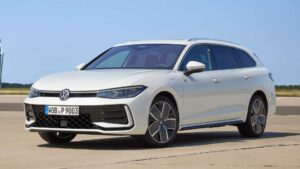 VW Passat B9 Sportline - RS od roku výroby 10/2023 - Střih na dotaz