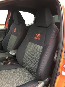 Toyota Yaris sportovní sedadla design Premium + 61/A