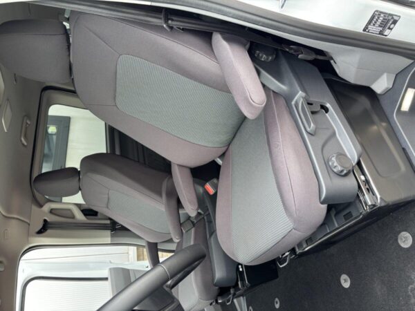 VW T7 Caravelle r.v. 2026 8 m&iacute;st design Premium 41